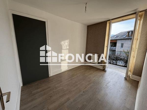 Location Appartement 2 pièces 31.2 m² - 7 RUE DES FONTAINES Aix Les Bains 73100