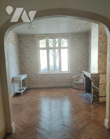 MAISON MITOYENNE EN PARTIE RENOVEE  BATIE SUR 341 M² AVEC TERRASSE ET JARDIN SITUEE SECTEUR HOT...