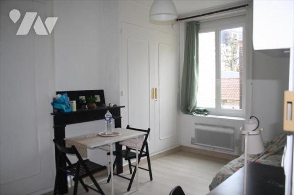 MAISON MITOYENNE EN PARTIE RENOVEE  BATIE SUR 341 M² AVEC TERRASSE ET JARDIN SITUEE SECTEUR HOT...