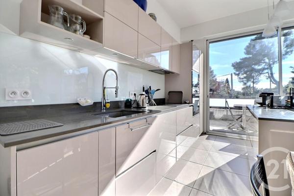 Appartement F4 à vendre  4 pièces - 91,30 m2 ST RAPHAEL - 83