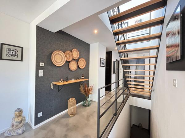 Maison contemporaine à vendre à Bourgbarré - 6 pièces, 4 chambres, 202 m²