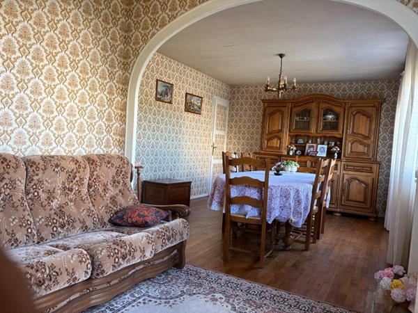 Maison Sable Sur Sarthe 5 pièce(s) 73,16 m2