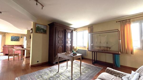 Rennes (35000) A VENDRE À RENNES: Superbe T8 au dernier étage!