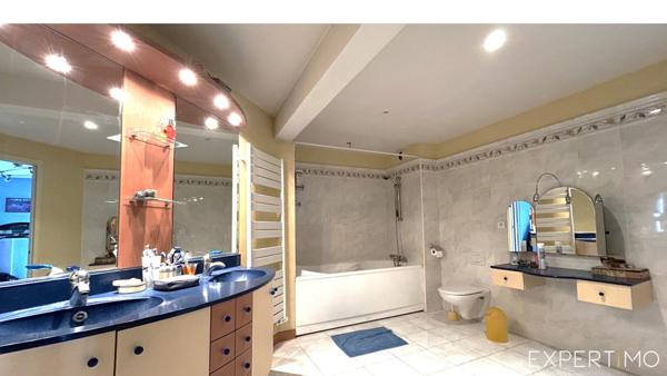 Rennes (35000) A VENDRE À RENNES: Superbe T8 au dernier étage!