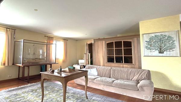 Rennes (35000) A VENDRE À RENNES: Superbe T8 au dernier étage!