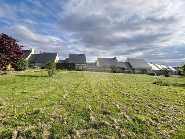 TERRAIN CONSTRUCTIBLE - 502 M² - NOYAL PONTIVY