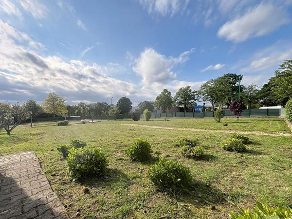 TERRAIN CONSTRUCTIBLE - 502 M² - NOYAL PONTIVY