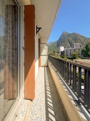 Appartement à vendre 3 pièces SAINT EGREVE (38)