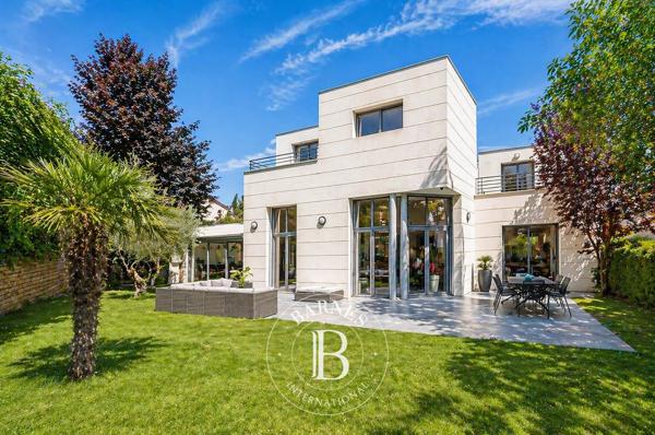 Saint-Maur-des-Fossés, Maison 6 Chambres -  320 m² à vendre