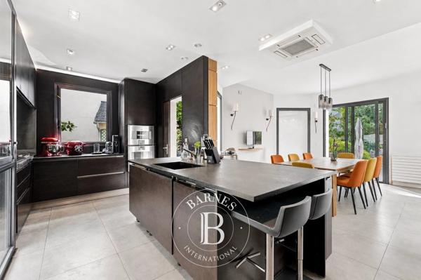 Saint-Maur-des-Fossés, Maison 6 Chambres -  320 m² à vendre