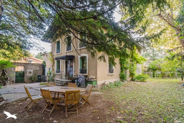Maison à vendre |  Villeurbanne |  6 pièces | 225 m²