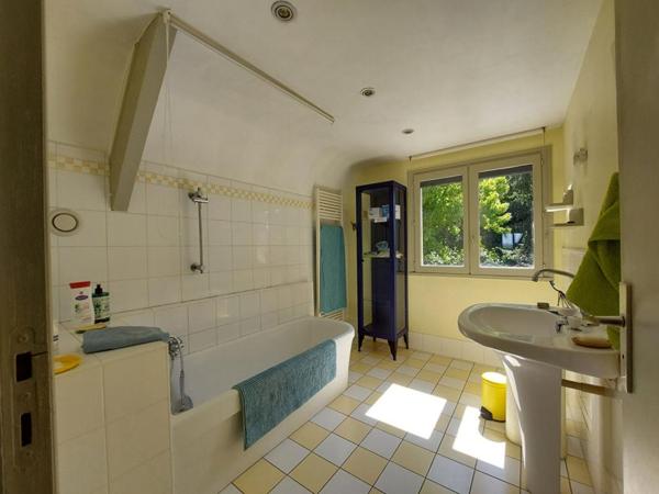 Maison Montceau Les Mines 7 pièce(s) 187 m2