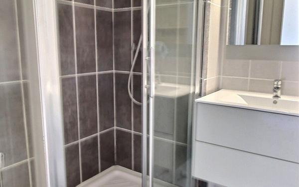 Appartement à louer    4 pièces • 92,25 m2 Marseille 5