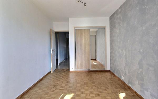Appartement à louer    4 pièces • 92,25 m2 Marseille 5