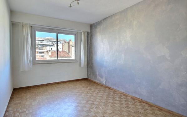 Appartement à louer    4 pièces • 92,25 m2 Marseille 5
