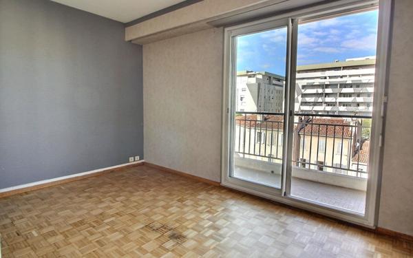 Appartement à louer    4 pièces • 92,25 m2 Marseille 5