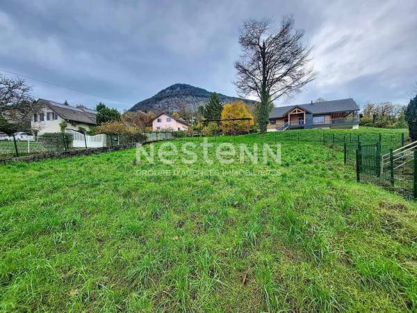 Beau terrain de 372 m² constructible à Cusy - environnement paisible et vue dégagée