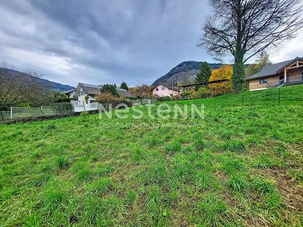 Beau terrain de 372 m² constructible à Cusy - environnement paisible et vue dégagée