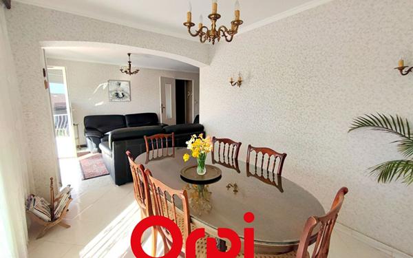 Maison à vendre    8 pièces •  Bandol