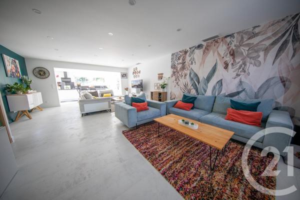 Maison à vendre  6 pièces - 156 m 2   EYSINES  - 33