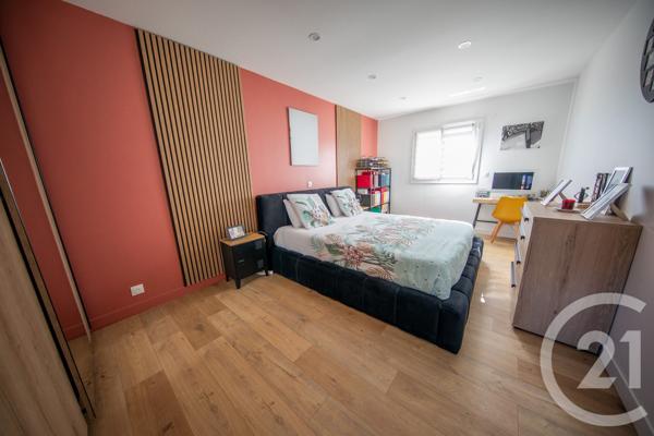 Maison à vendre  6 pièces - 156 m 2   EYSINES  - 33