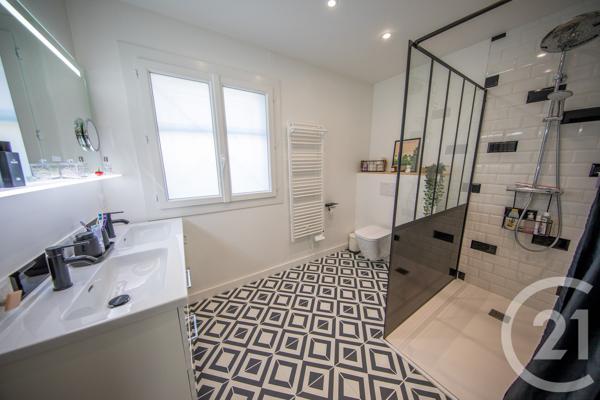 Maison à vendre  6 pièces - 156 m 2   EYSINES  - 33