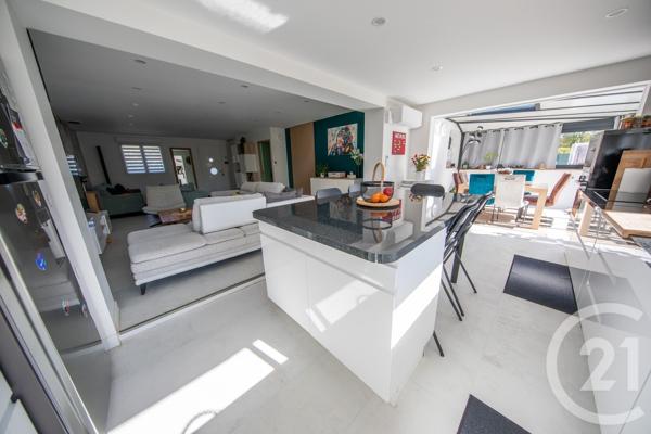 Maison à vendre  6 pièces - 156 m 2   EYSINES  - 33