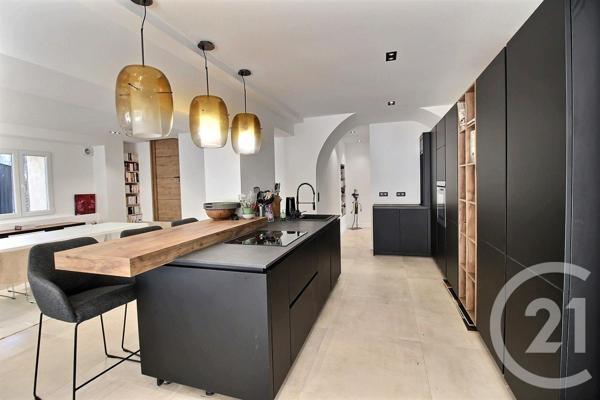 Maison à vendre  5 pièces - 141,31 m2 CHATEAUNEUF GRASSE - 06