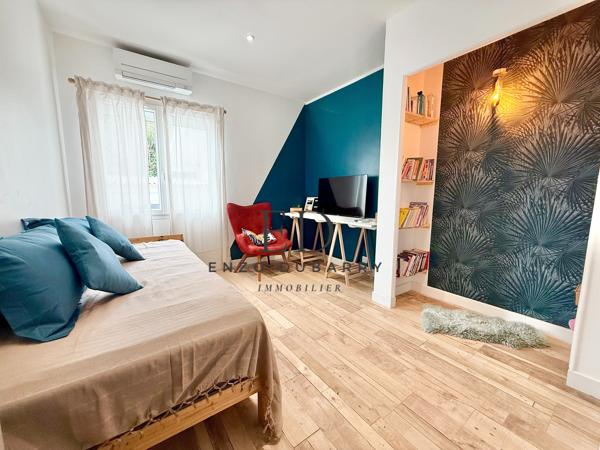 Maison
         6 pièces
        - 169 m² Bien prestige 1 148 000 € *