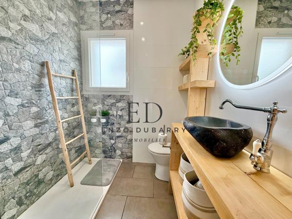 Maison
         6 pièces
        - 169 m² Bien prestige 1 148 000 € *