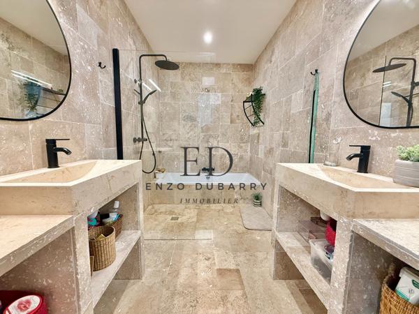 Maison
         6 pièces
        - 169 m² Bien prestige 1 148 000 € *