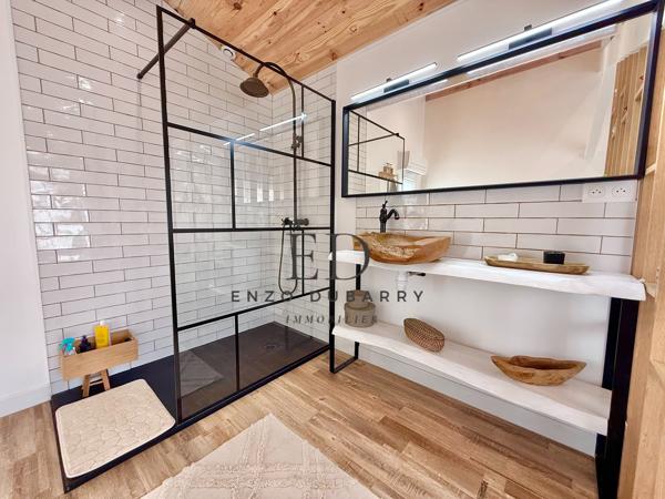 Maison
         6 pièces
        - 169 m² Bien prestige 1 148 000 € *
