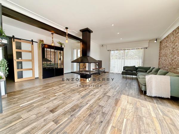 Maison
         6 pièces
        - 169 m² Bien prestige 1 148 000 € *
