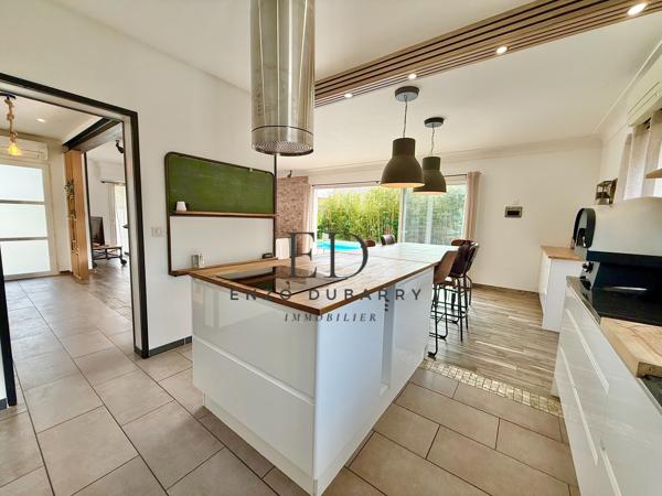 Maison
         6 pièces
        - 169 m² Bien prestige 1 148 000 € *