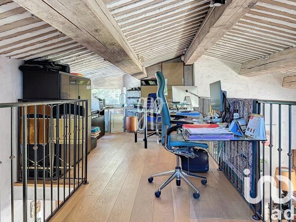 Maison traditionnelle 6 pièces de 294 m² à Gordes (84220)