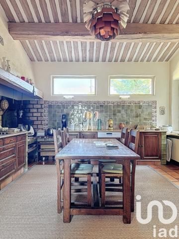 Maison traditionnelle 6 pièces de 294 m² à Gordes (84220)