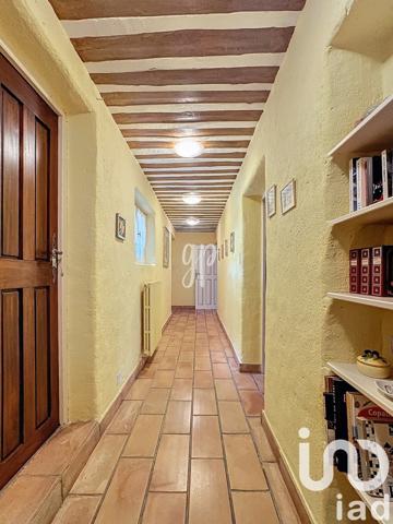 Maison traditionnelle 6 pièces de 294 m² à Gordes (84220)
