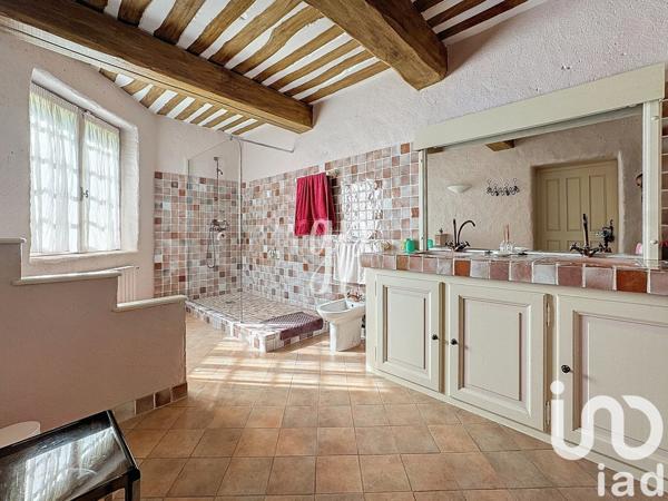 Maison traditionnelle 6 pièces de 294 m² à Gordes (84220)