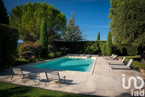 Maison traditionnelle 6 pièces de 294 m² à Gordes (84220)