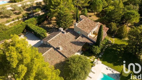 Maison traditionnelle 6 pièces de 294 m² à Gordes (84220)
