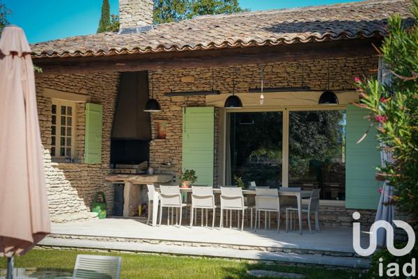 Maison traditionnelle 6 pièces de 294 m² à Gordes (84220)