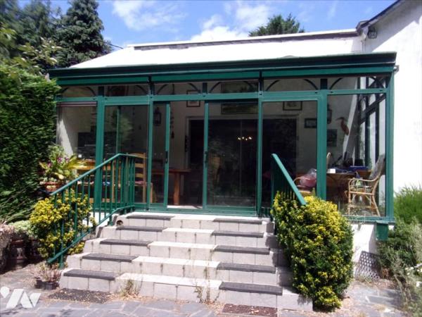 A 2' de CARENTOIR, maison sans vis à vis à vendre.