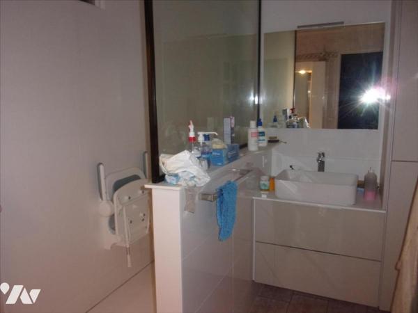 A 2' de CARENTOIR, maison sans vis à vis à vendre.