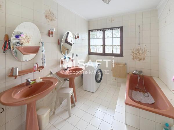 Maison 181 m² avec dépendances d'environ 240 m²