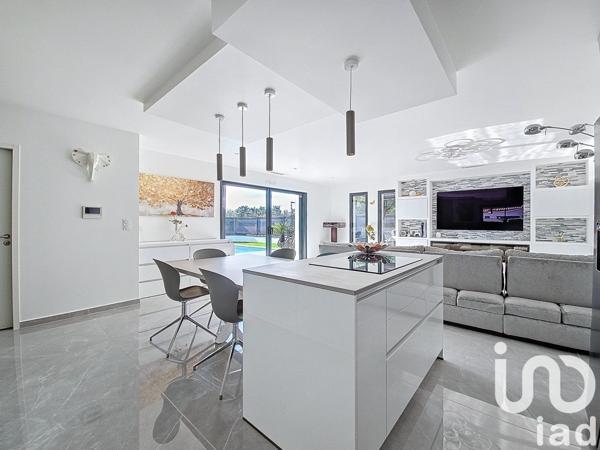 Maison 4 pièces de 117 m² à Artigues-près-Bordeaux (33370)