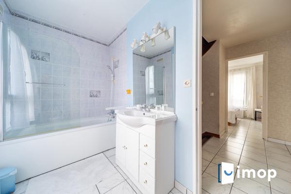 Maison de ville au calme