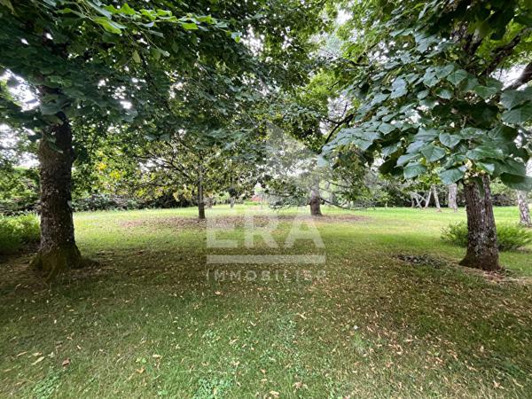 A vendre Très belle MAISON Périgourdine située côté ouest avec parc arboré