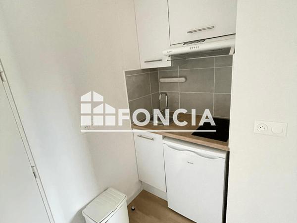 Location Studio meublé 18.14 m² - 53 AVENUE DE NOES Pessac 33600