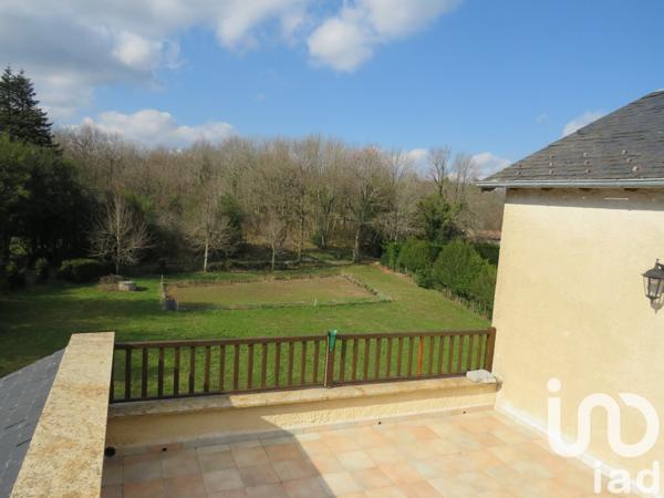 Maison 11 pièces de 260 m² à Lacrouzette (81210)