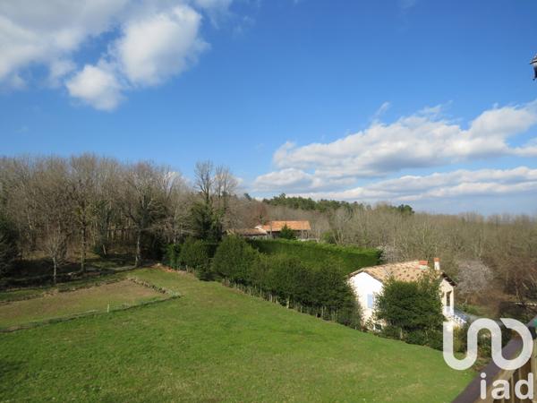 Maison 11 pièces de 260 m² à Lacrouzette (81210)